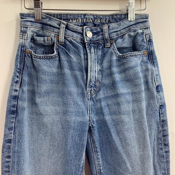 American Eagle Women's Strigid Ripped Distressed Mom Jean in Blown Out Blue SZ 0 - Picture 4 of 15